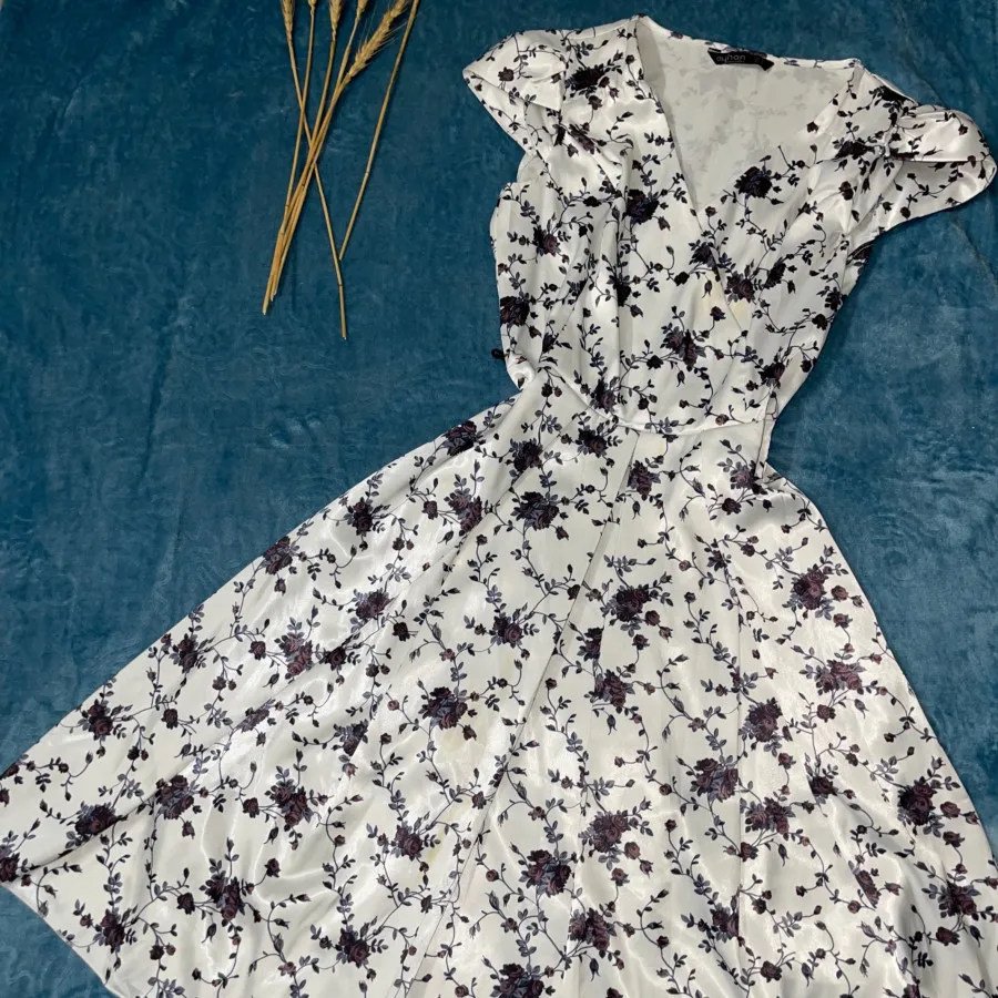 پیراهن دخترانه مینیمال