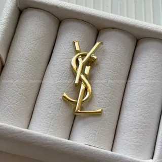 سنجاق سینه ysl