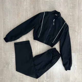 ست کراپ سوییشرت و شلوار