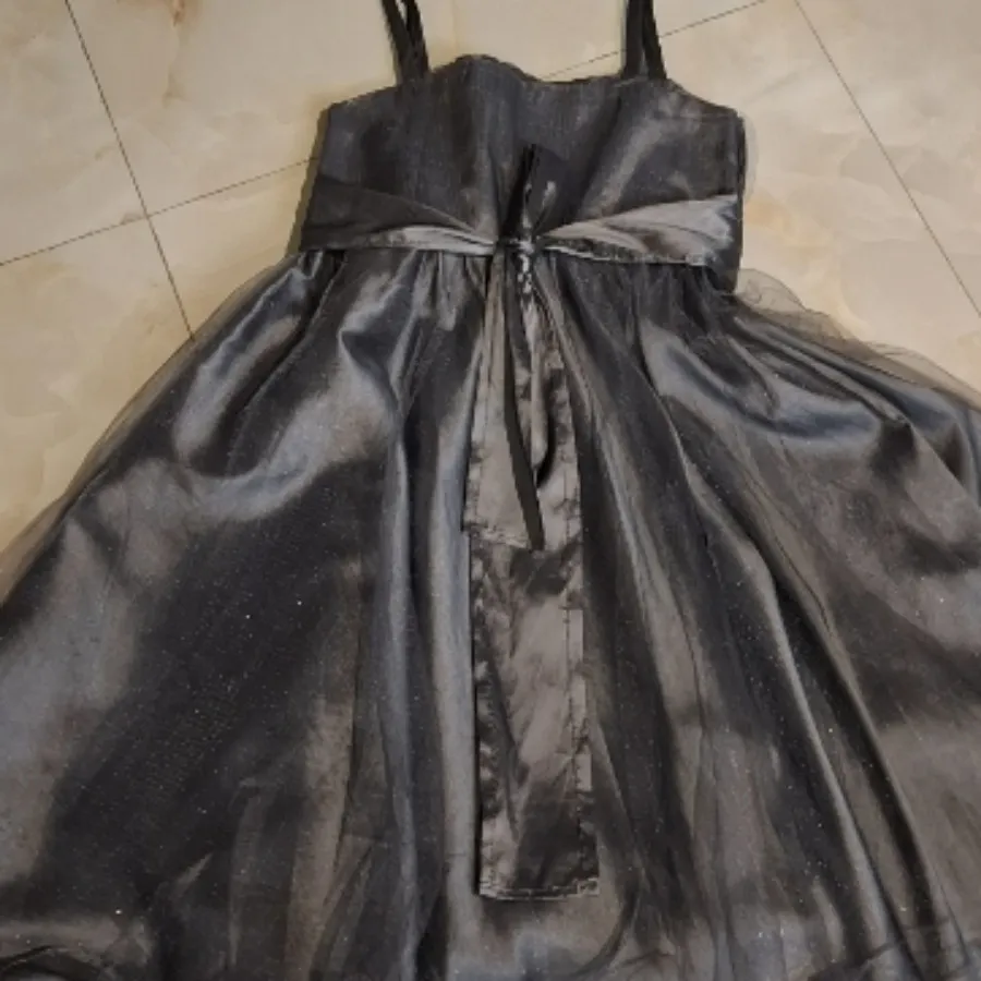 پیراهن دخترانه