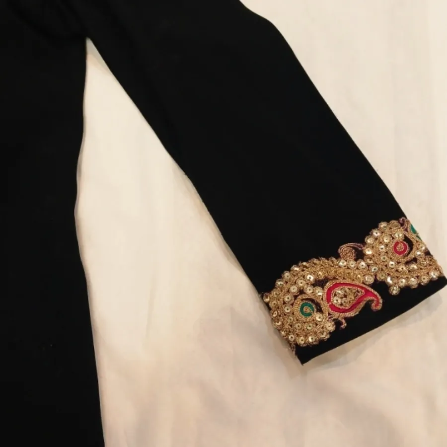 مانتو مشکی کارشده