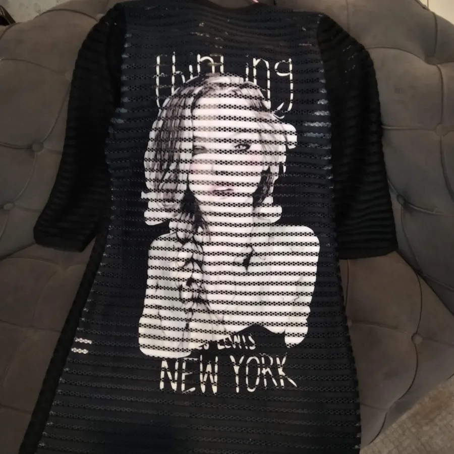 مانتو جلو باز