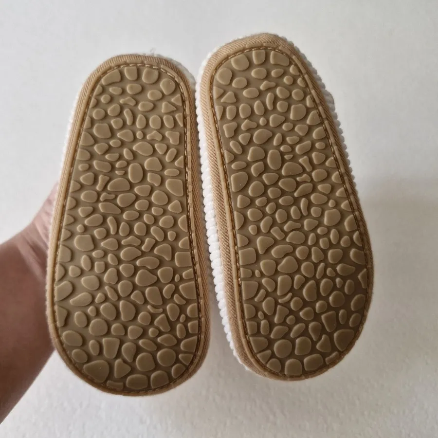 پاپوش وارداتی بچگانه