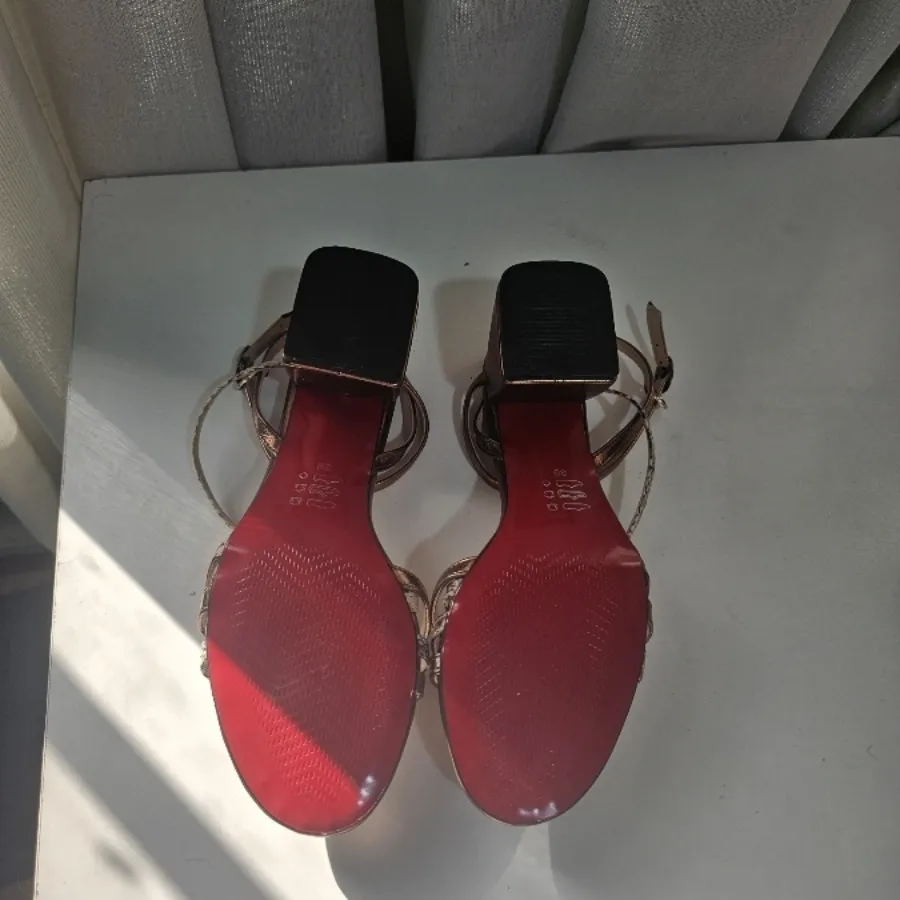 کفش پاشنه بلند