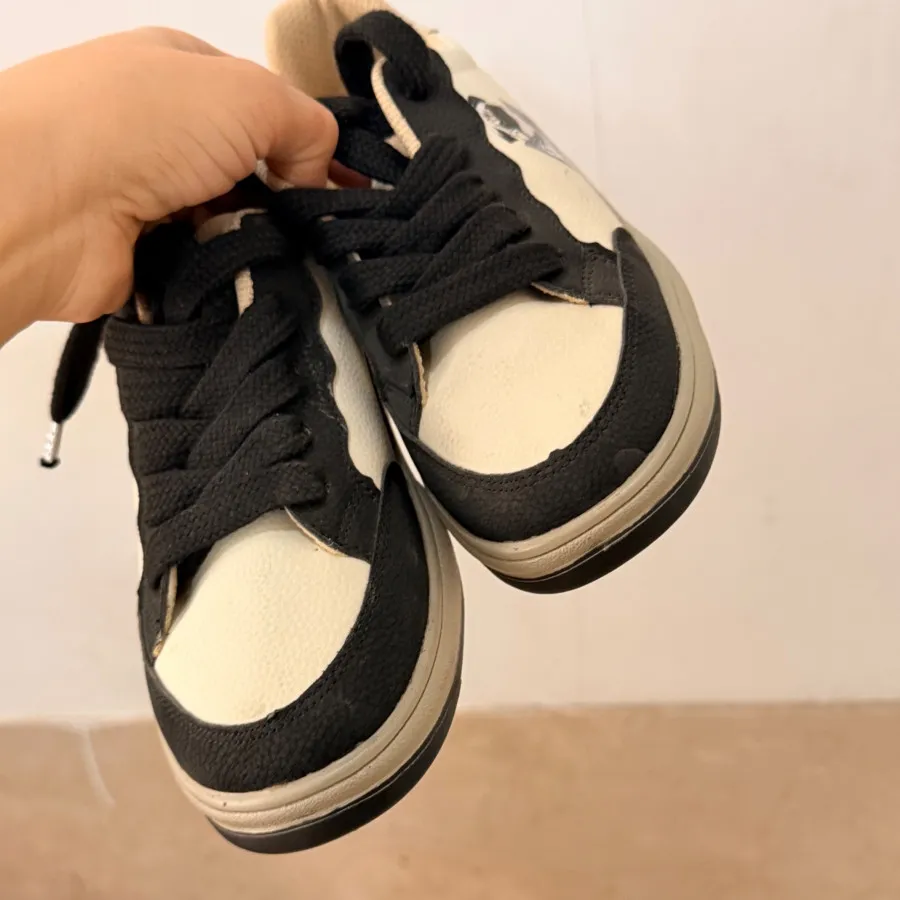 ونس کرم مشکی