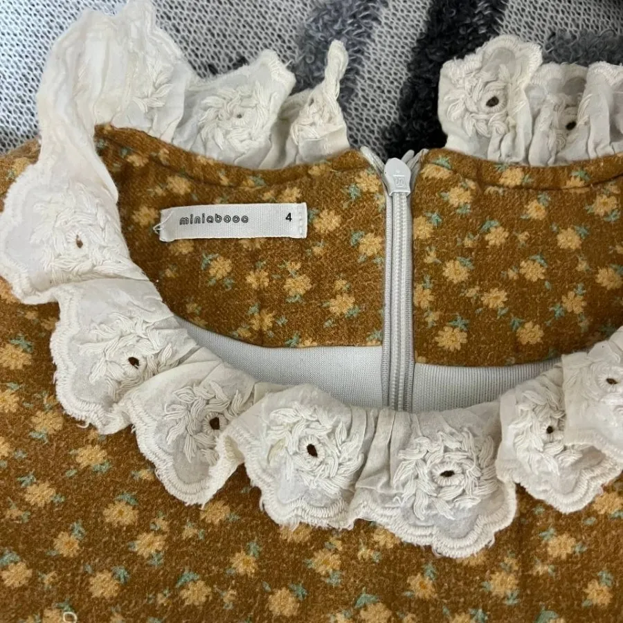 پیراهن دخترانه