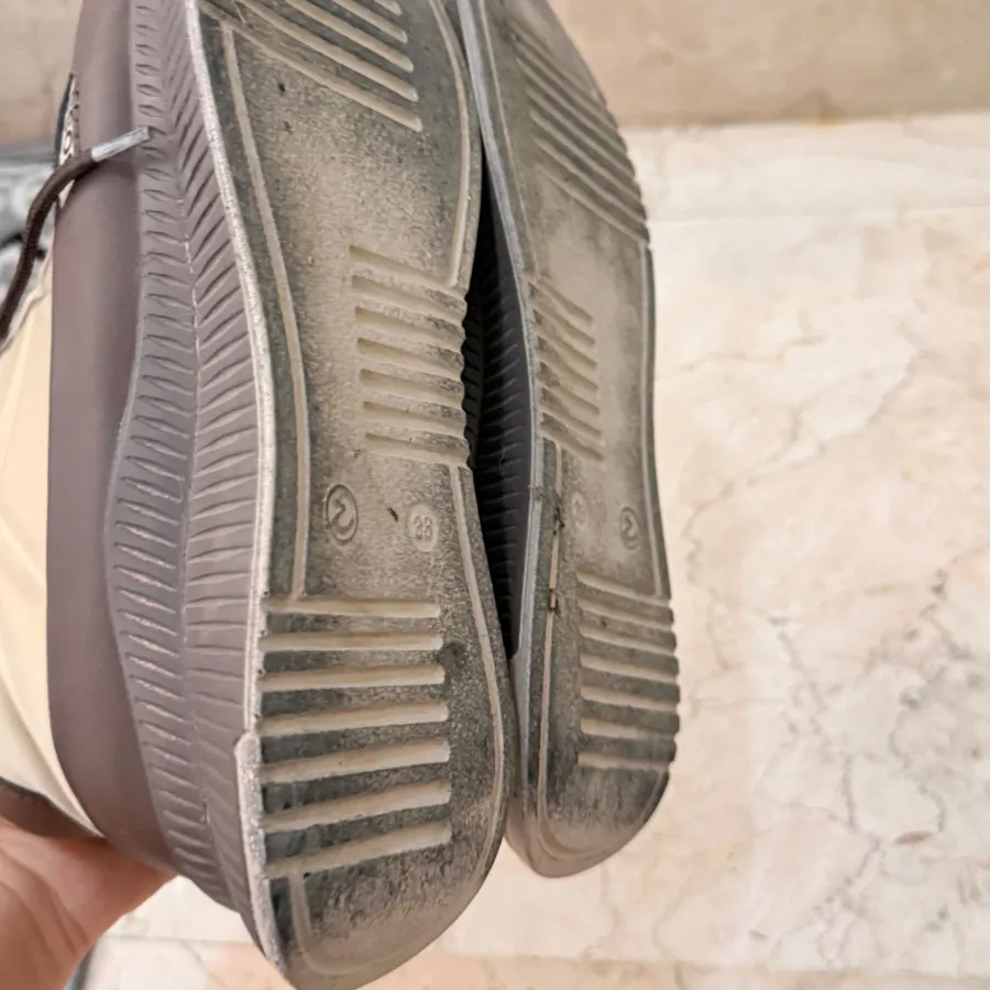 کتونی کرم قهوه ای Boos