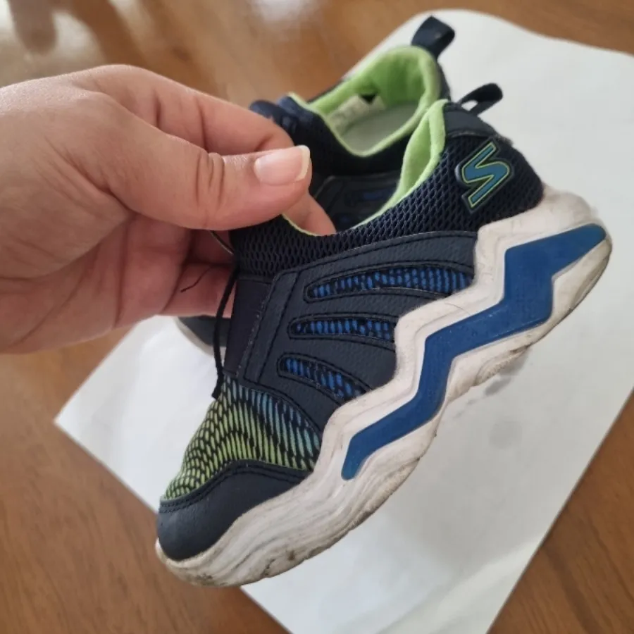 کفش اسکیچرز بچه گانه