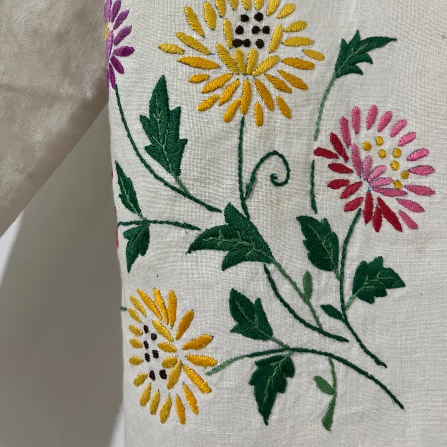 کت گلدوزی شده با دست