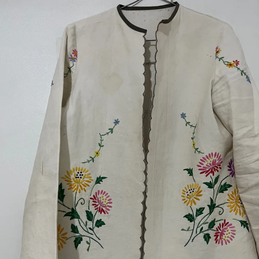 کت گلدوزی شده با دست