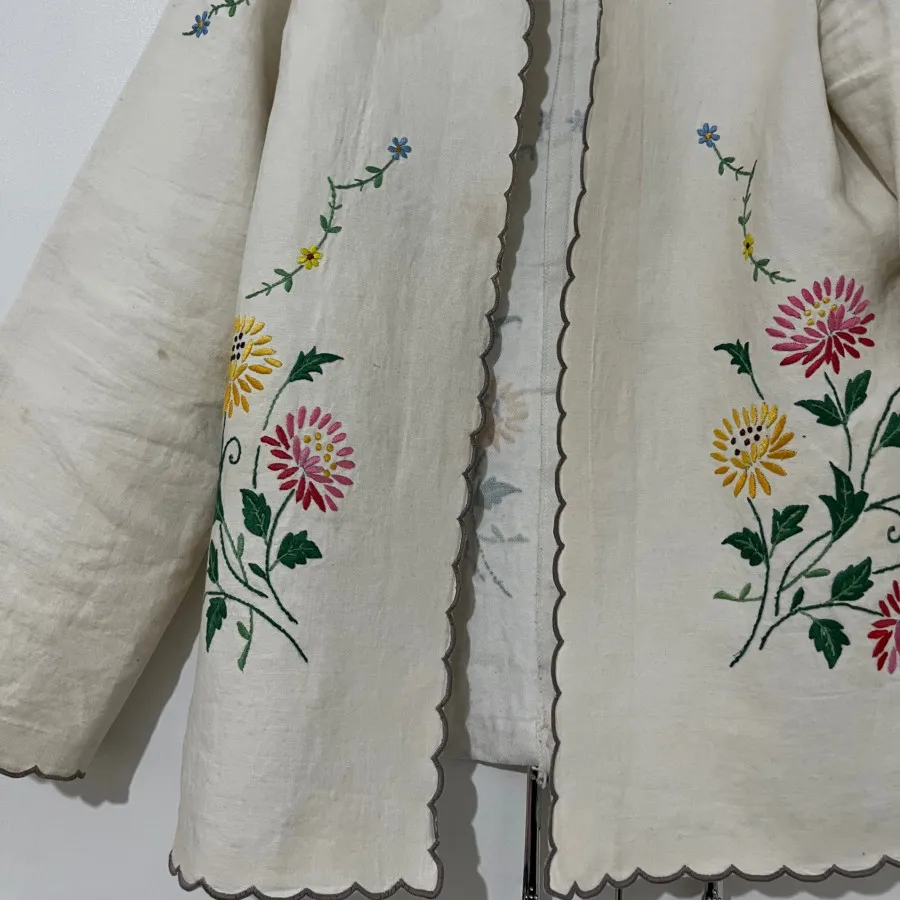 کت گلدوزی شده با دست