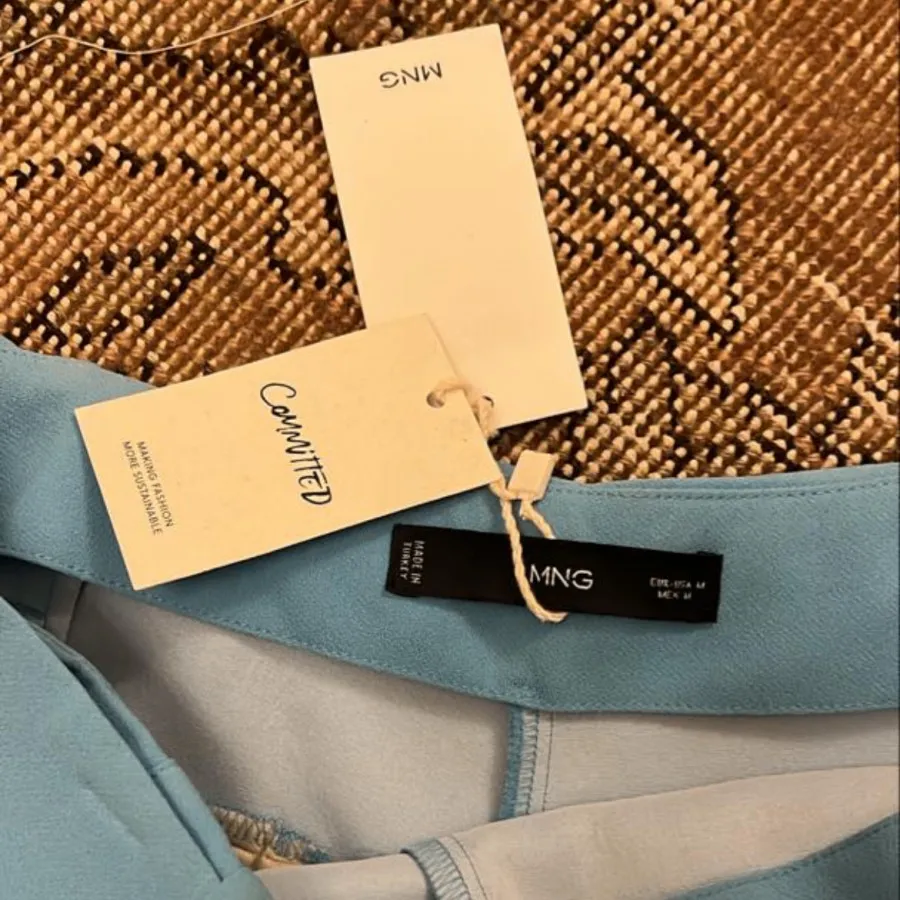 دامن شلوارک منگو