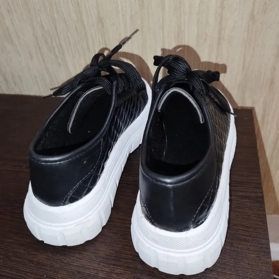 کفش کتونی سایز 38