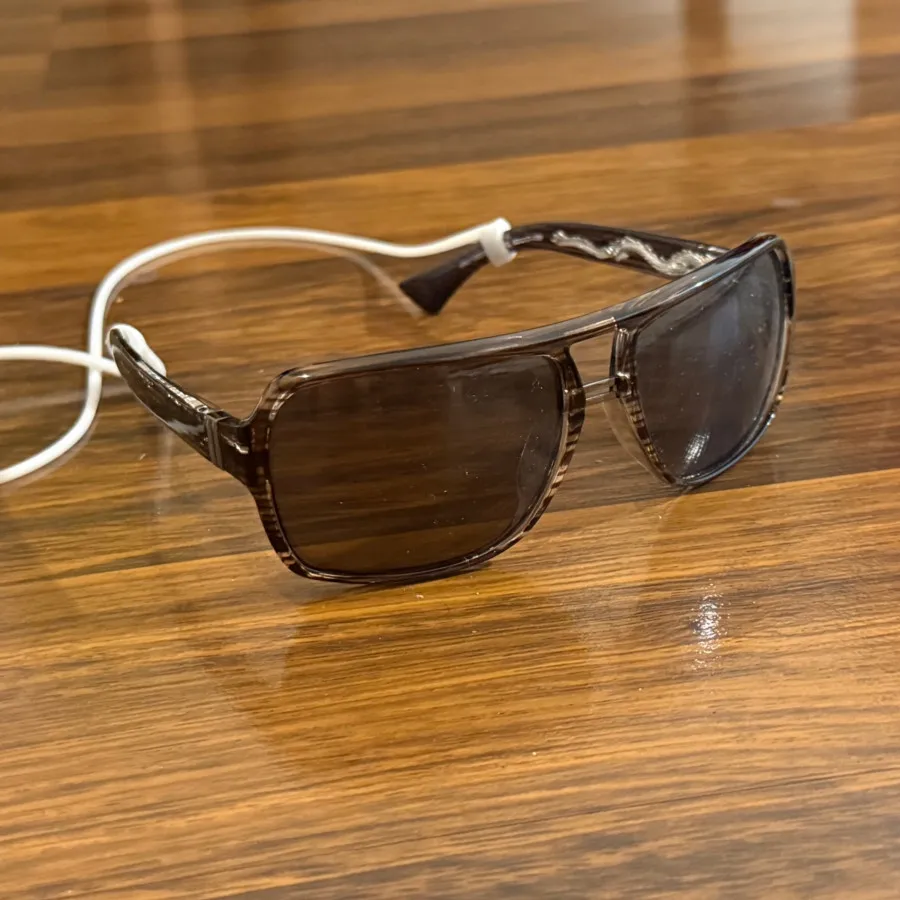 عینک دودی همراه تجهیزات