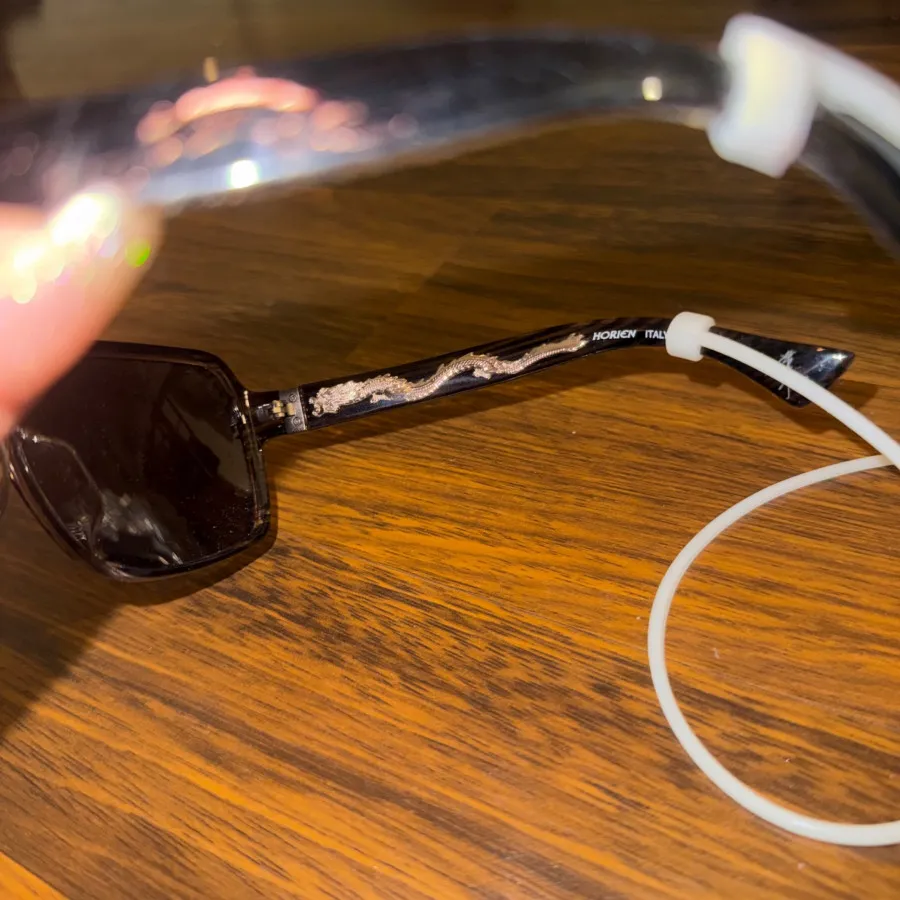 عینک دودی همراه تجهیزات