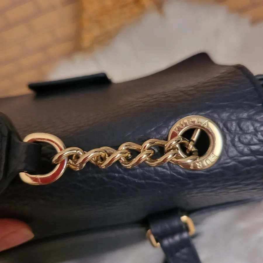 کوله برندفورلا furla