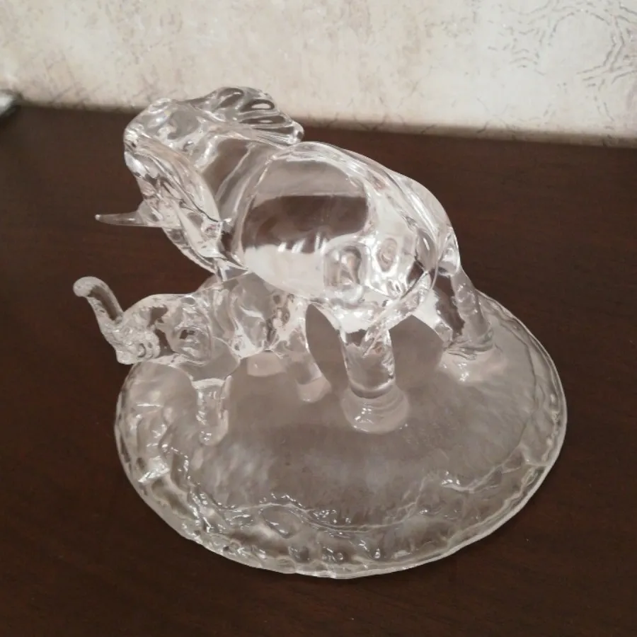 مجسمه کریستال اصل