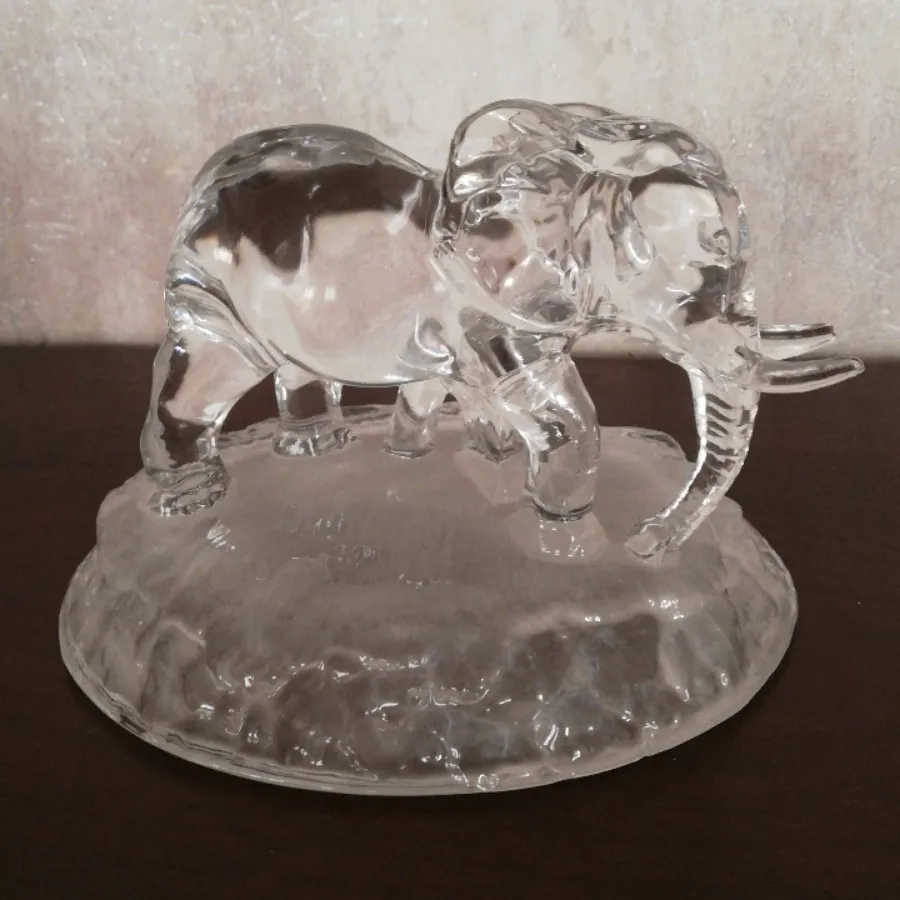 مجسمه کریستال اصل