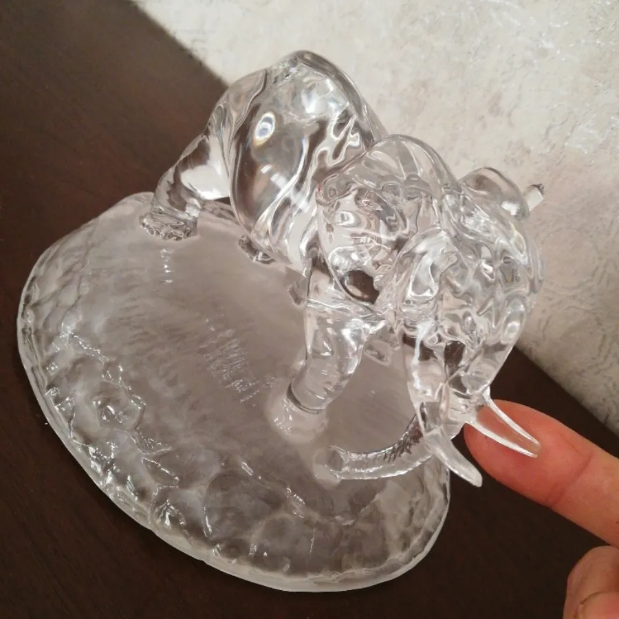 مجسمه کریستال اصل