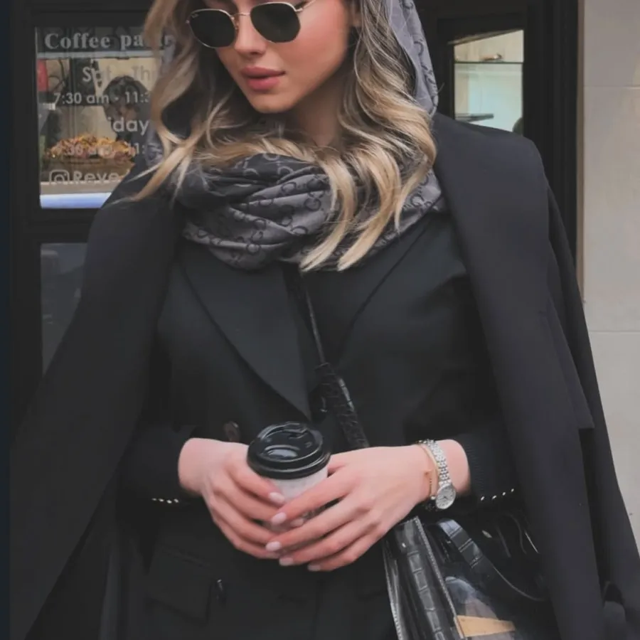 ترنچ کت با وست