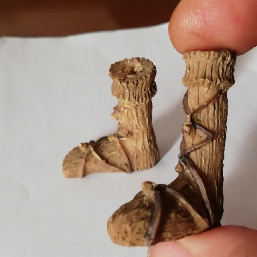 مجسمه چکمه  جفت 80 تومن