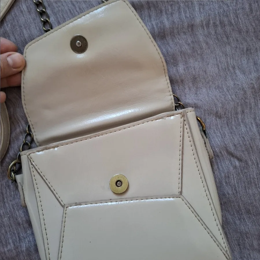 کیف دوشی کرمی ورنی