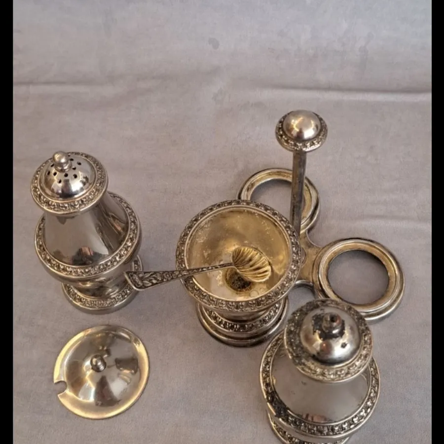 جاشنی خوری مارکدار