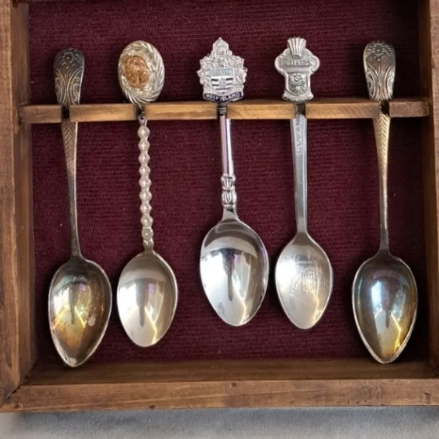 استند انگشتدانه با  قاشق