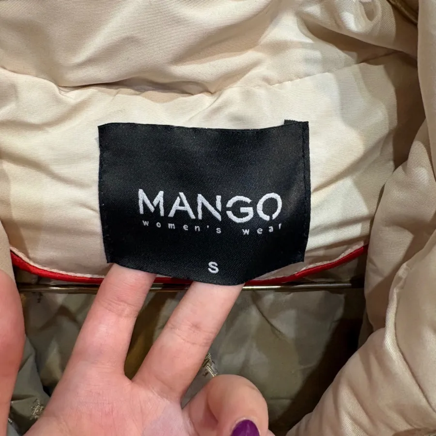 کاپشن برند منگو