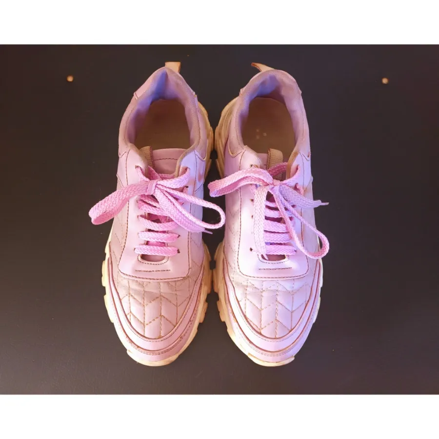 کفش ورزشی زنانه