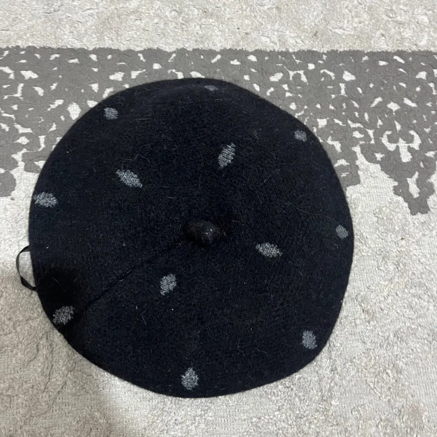 بارانی طوسی و صورتی