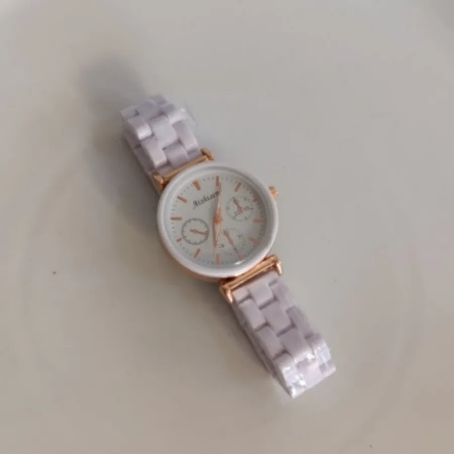 ساعت طرح سرامیک