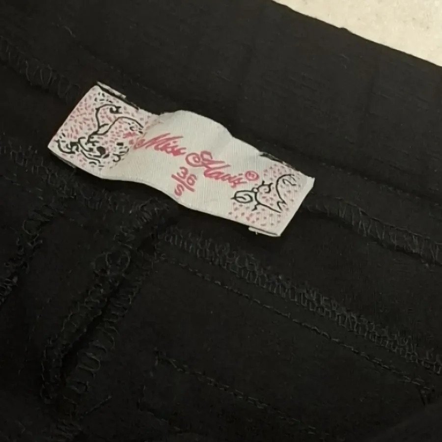 شلوار زنانه