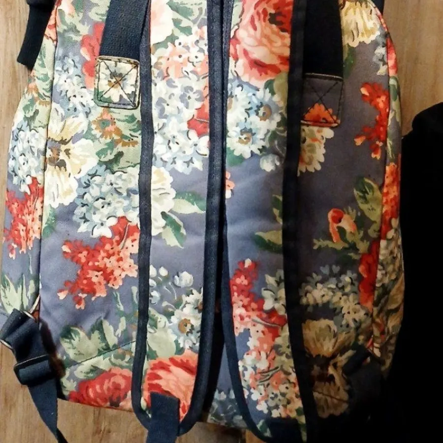 کوله برزنت 
خارجی