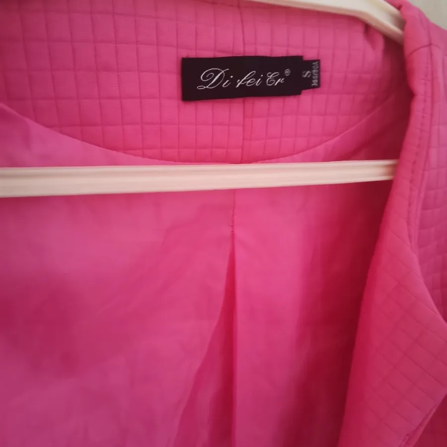 کت صورتی خارجی