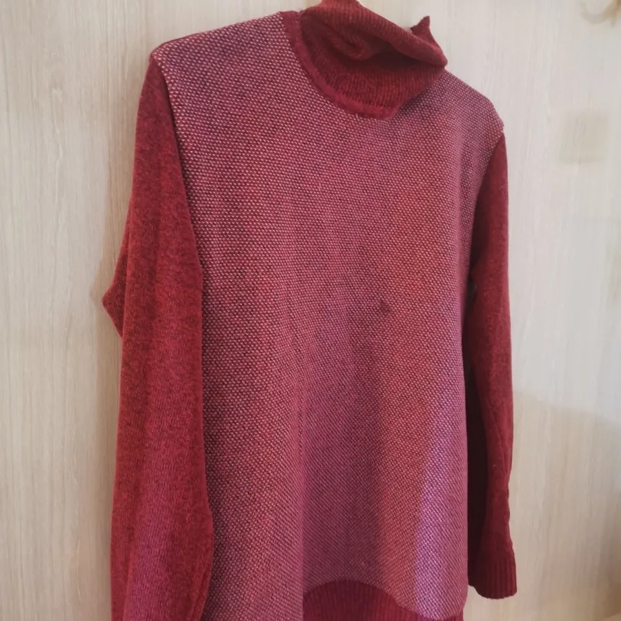 بافت زرشکی یقه اسکی