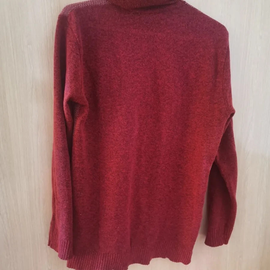 بافت زرشکی یقه اسکی