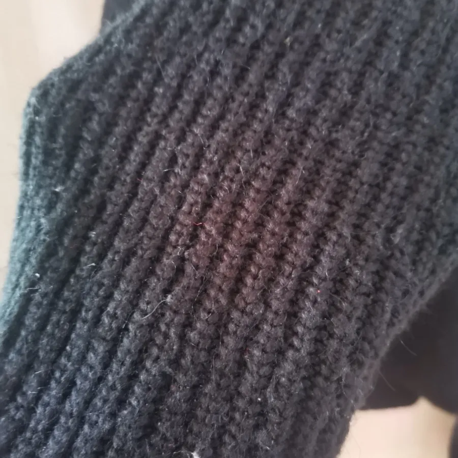 بافت مشکی پشت پاپیون