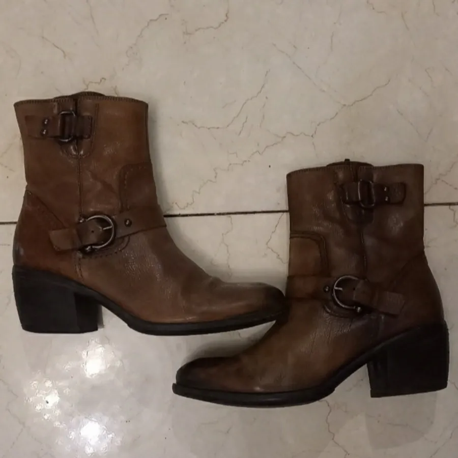 بوت برند معروف کلارک -اصل