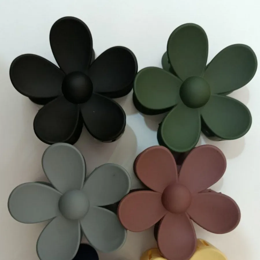 کلیپس گل بابونه