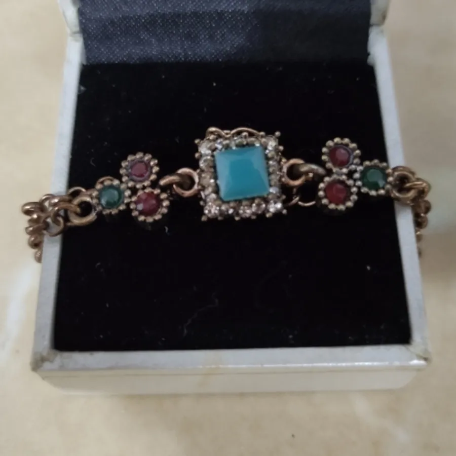 دستبند با نگینهای رنگی