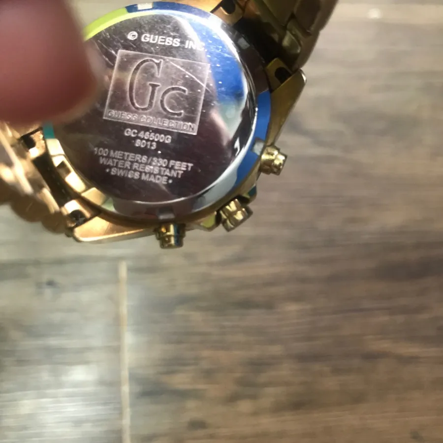 ساعت Guess
