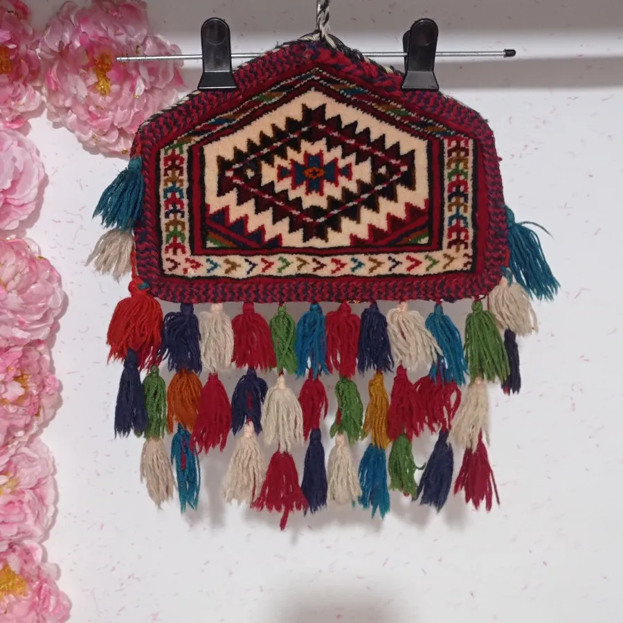 دیوار کوب قالیچه