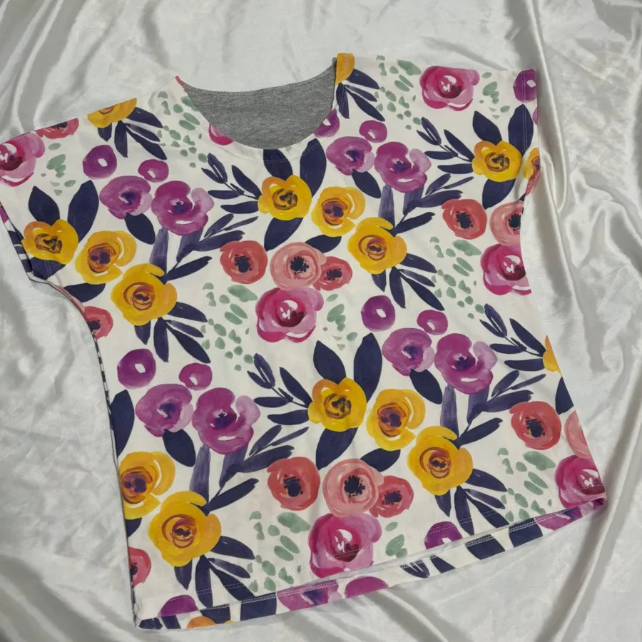 تیشرت گلدار