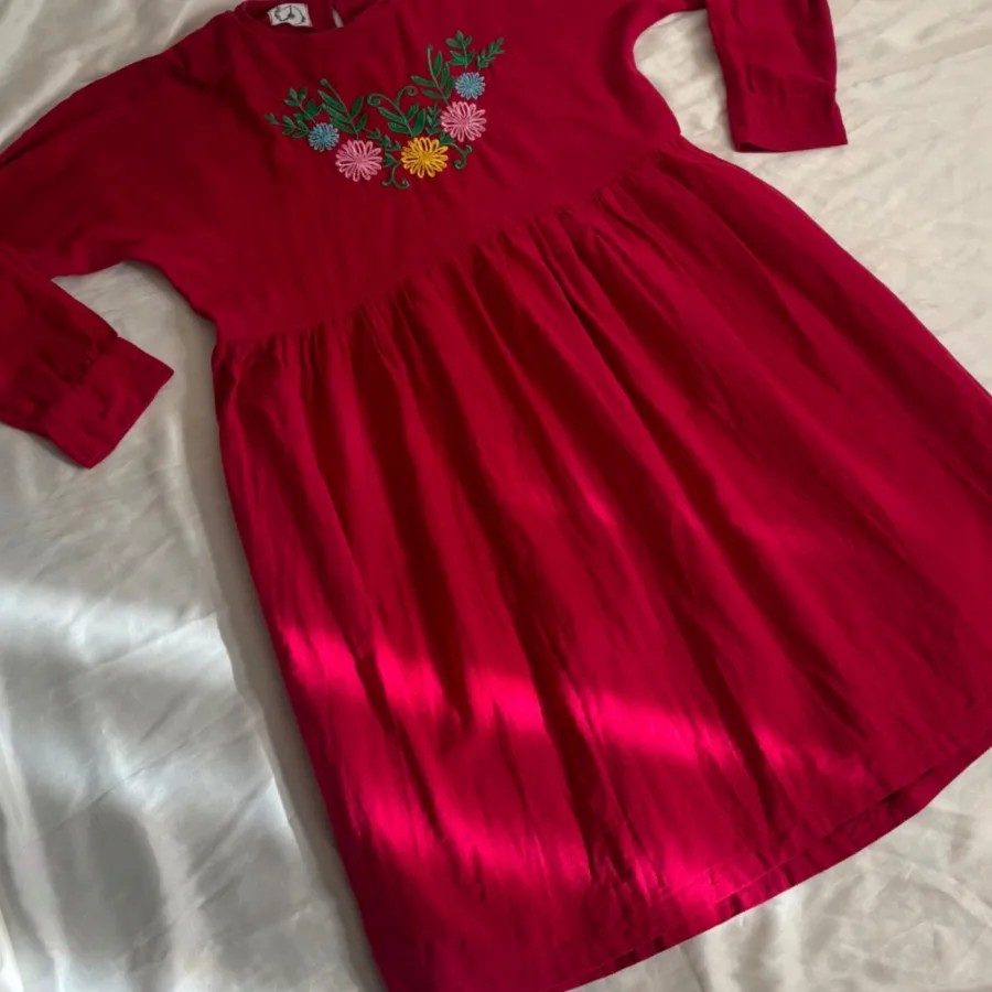 پیراهن سرخابی