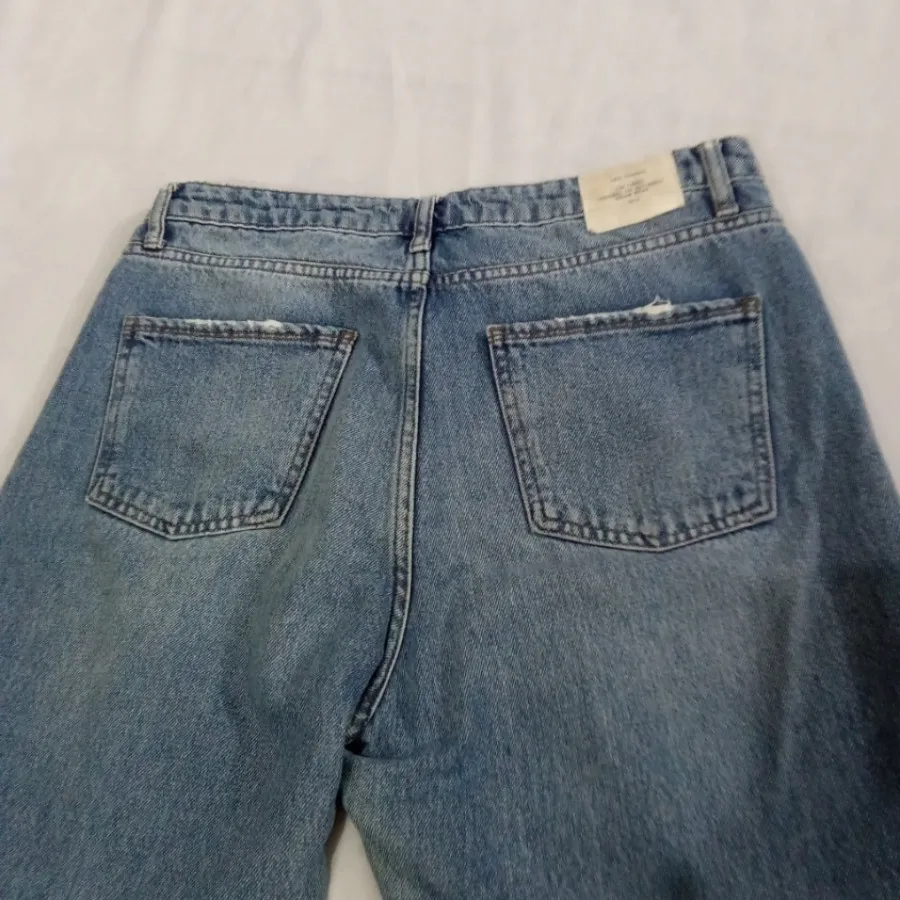 شلوار لی زنانه