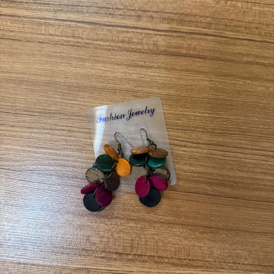 گوشواره های رنگی