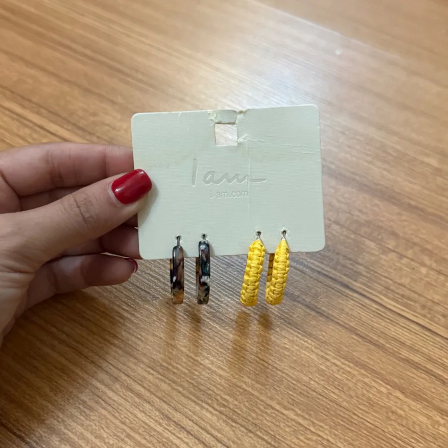 گوشواره های رنگی