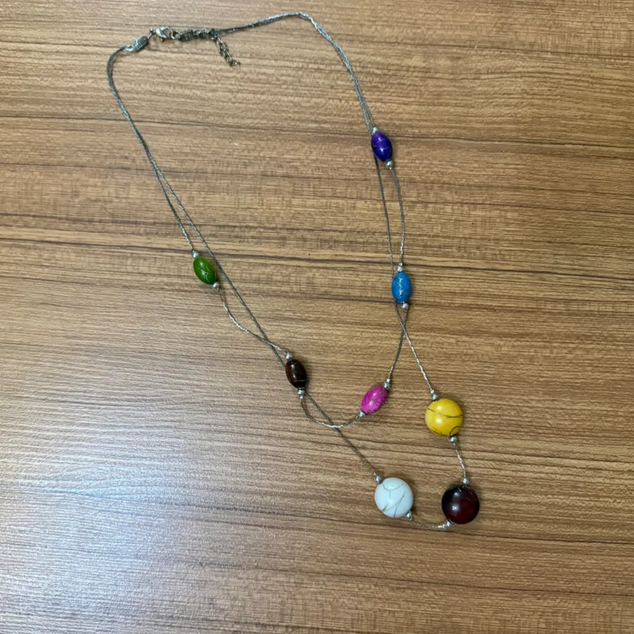 گردنبندهای رنگ ثابت