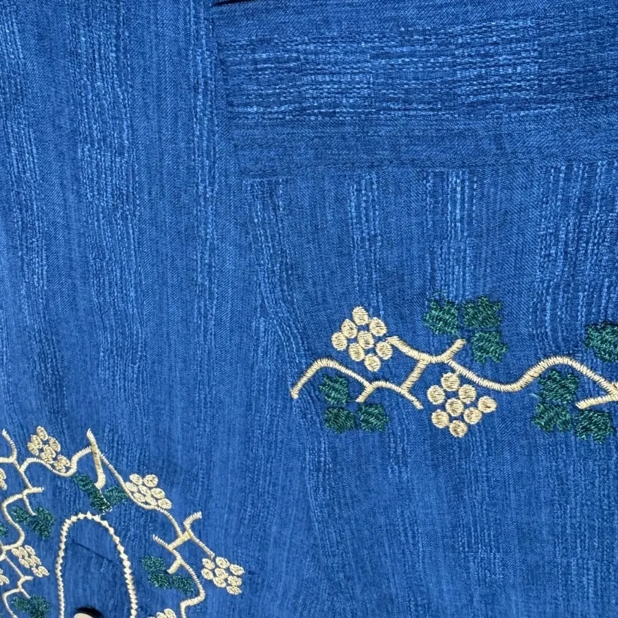 مانتو گلدوزی